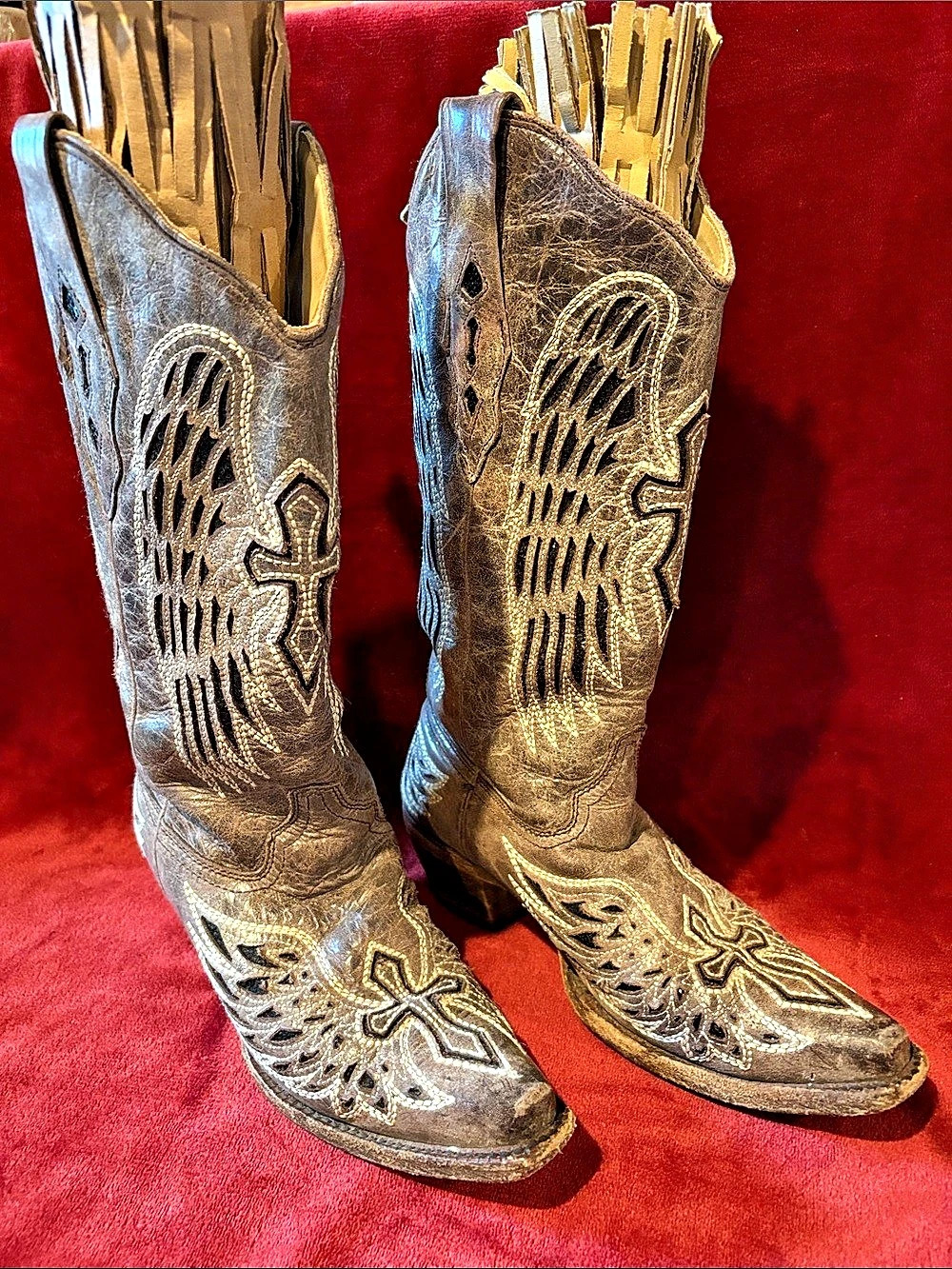 Corral Women's Black Cross & Wings Overlay & Studs Snip Toe Western Boots A4232